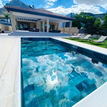 5 Bedrooms Villa With Sea View Private Pool And Enclosed Garden At Costa Adeje 2 Km Away From The Beach Willa Costa Adeje (Tenerife)